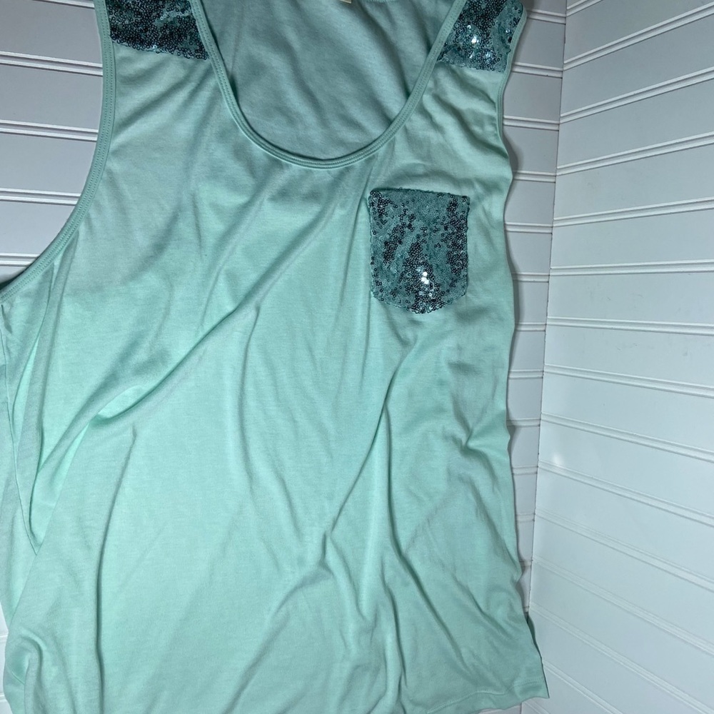 NWOT-Cheekys Boutique Tank with Sequin Design